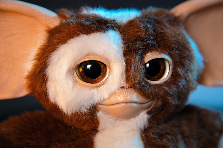 Gremlins 7" Gizmo Singing & Dancing replica plush