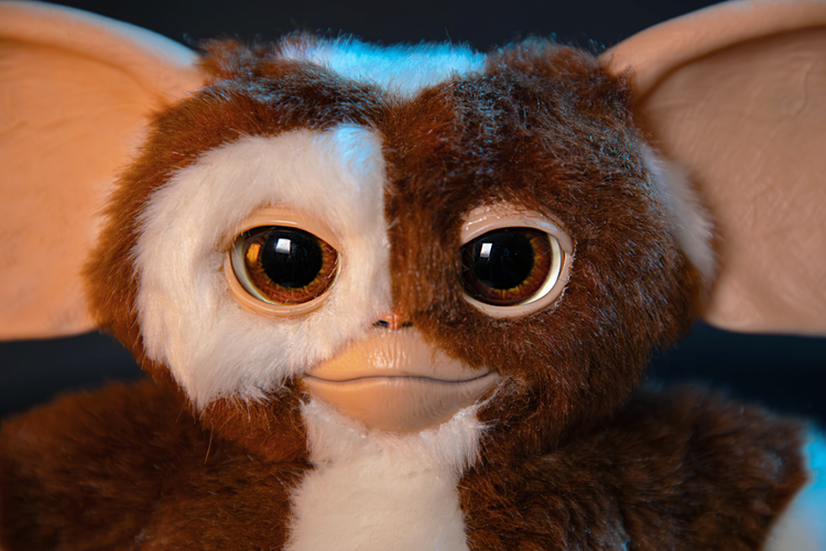 Gremlins 7" Gizmo Singing & Dancing replica plush